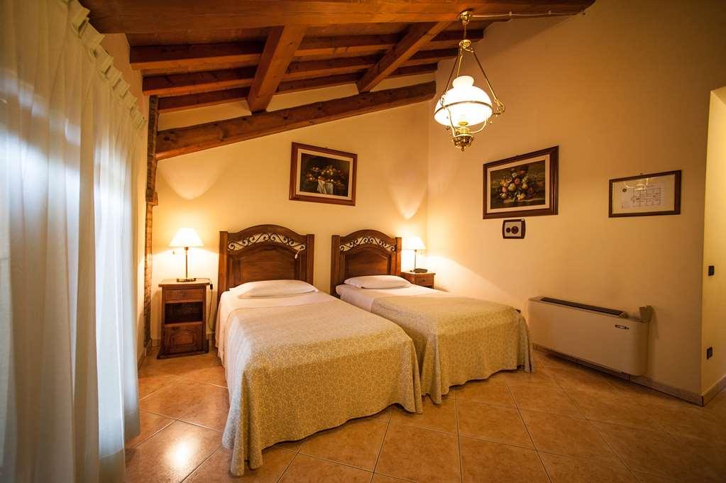 Hotel Corte Vecchia San Prospero Room photo